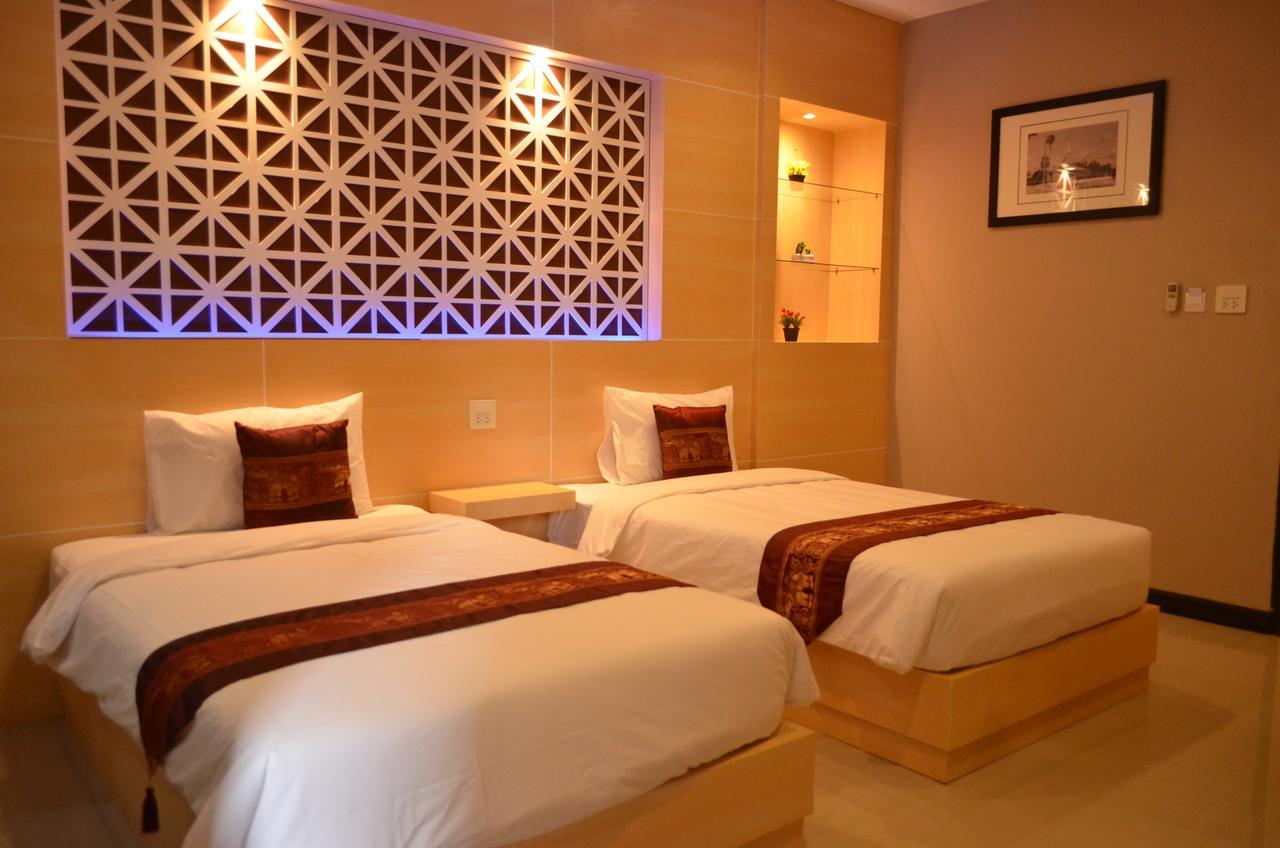 Thatluangview Hotel Vientiane Exterior foto